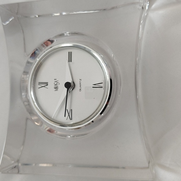 Mikasa Vintage Solitaire Crystal Clock - Picture 12 of 14